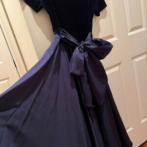 CDC Caren Desire’e Company Velvet & Taffeta Long Gown Navy Blue Size 6